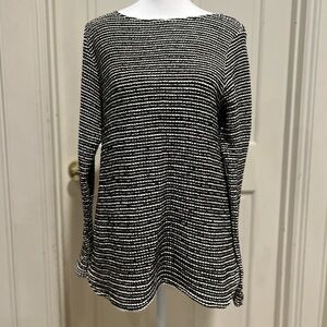 H&M Long Sleeve Black & White Knit Shirt Size L